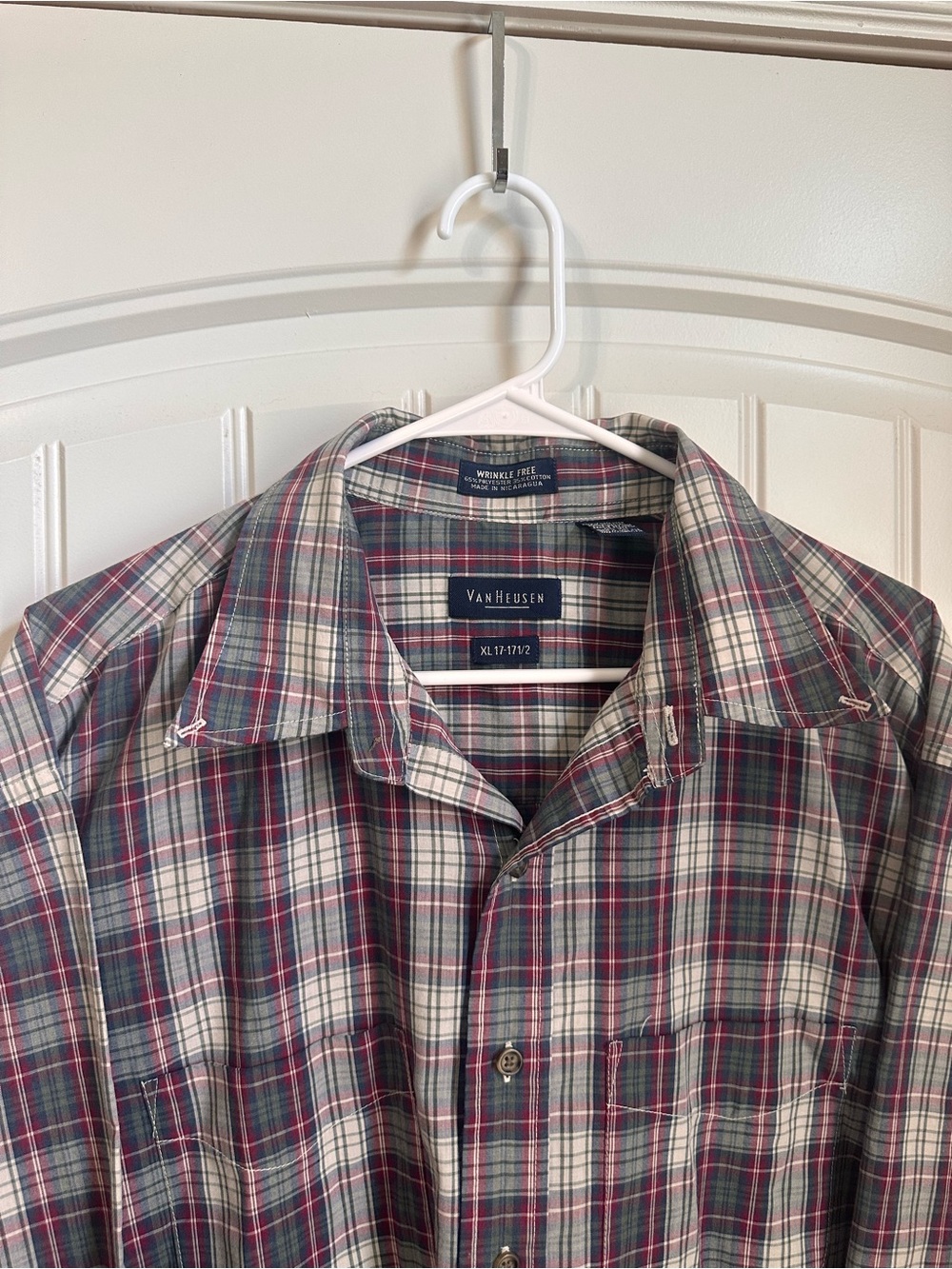 Van Heusen Multi-Color Plaid Long-Sleeve Button-Up Shirt - Picture 2 of 6